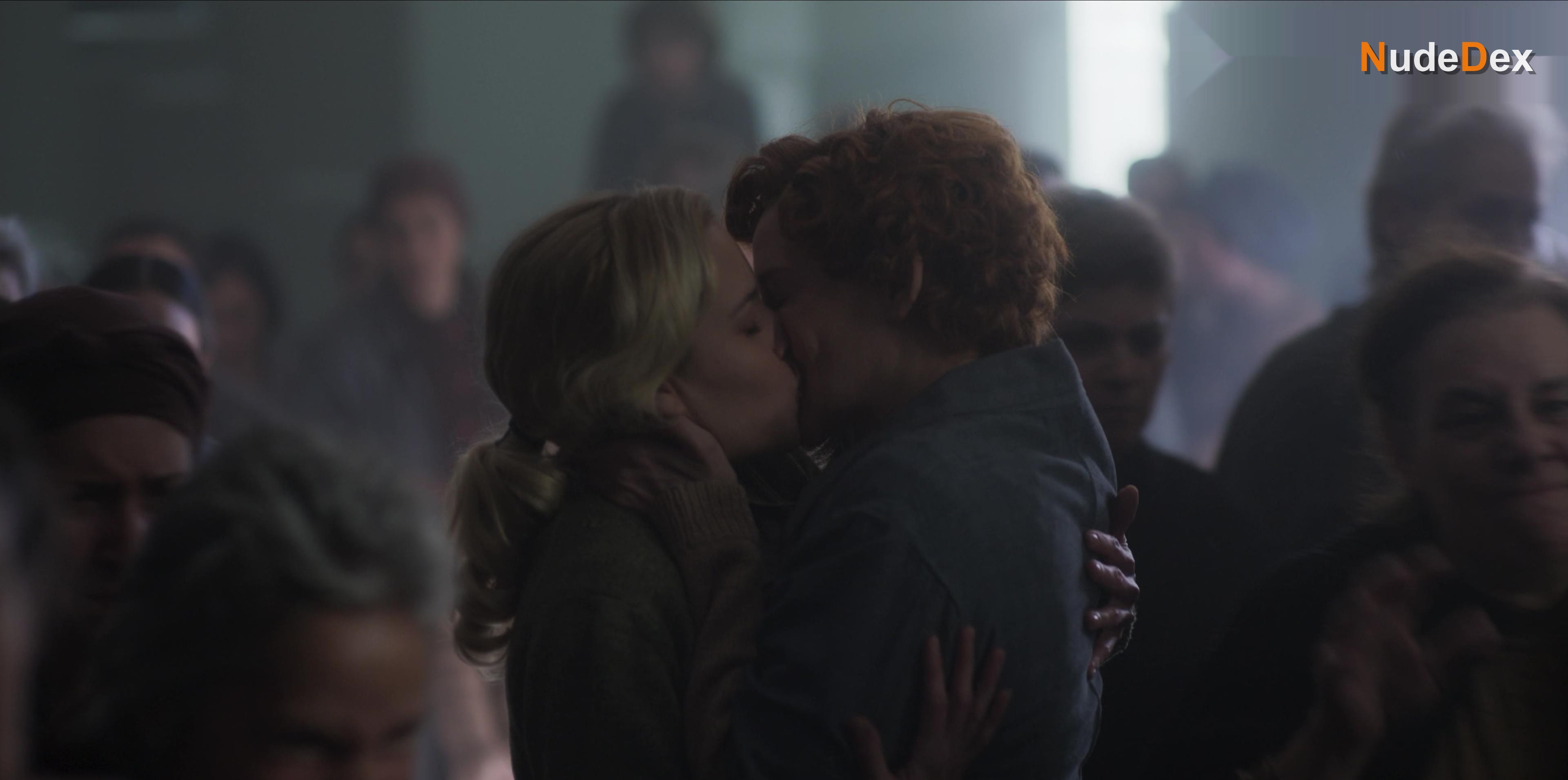 Ana Maria Polvorosa in Cable Girls, photo 28