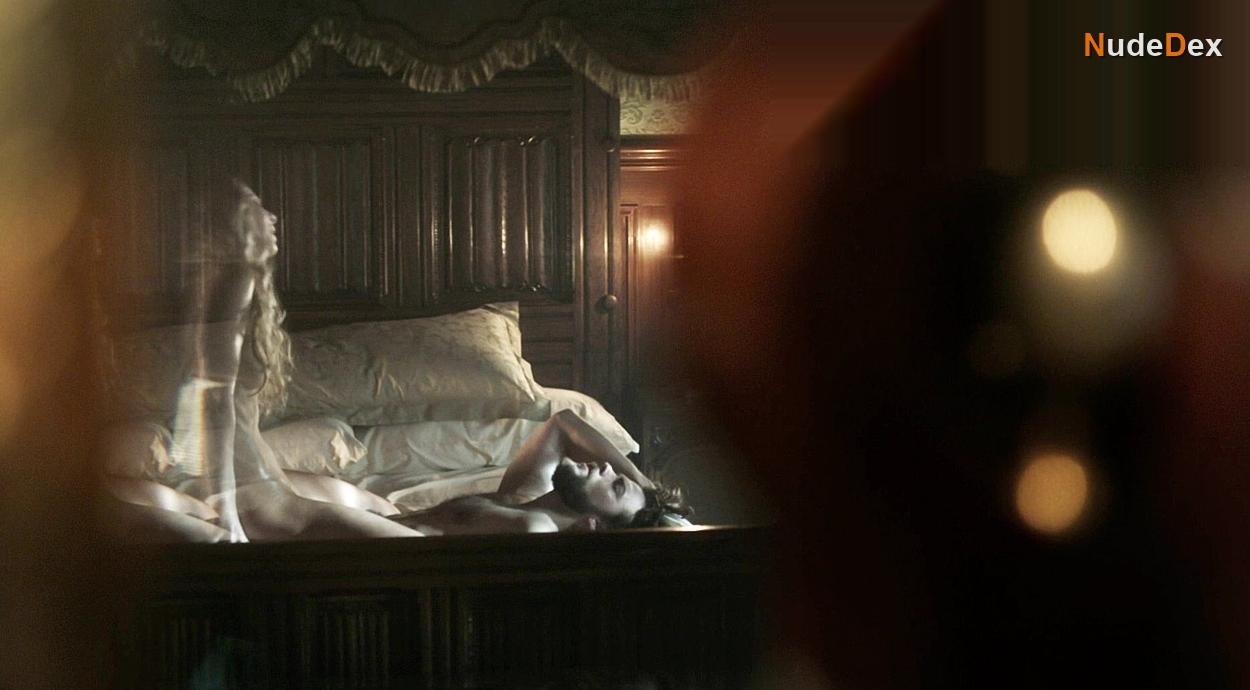 Anastasia Griffith in Copper, photo 1