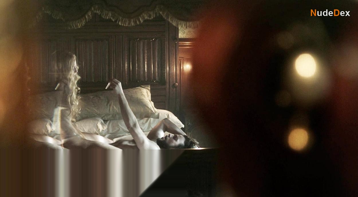 Anastasia Griffith in Copper, photo 2