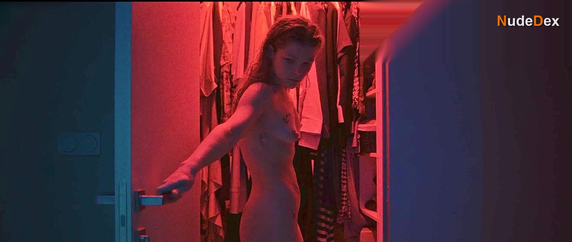 Anastasiia Pustovit in Between Us, photo 10