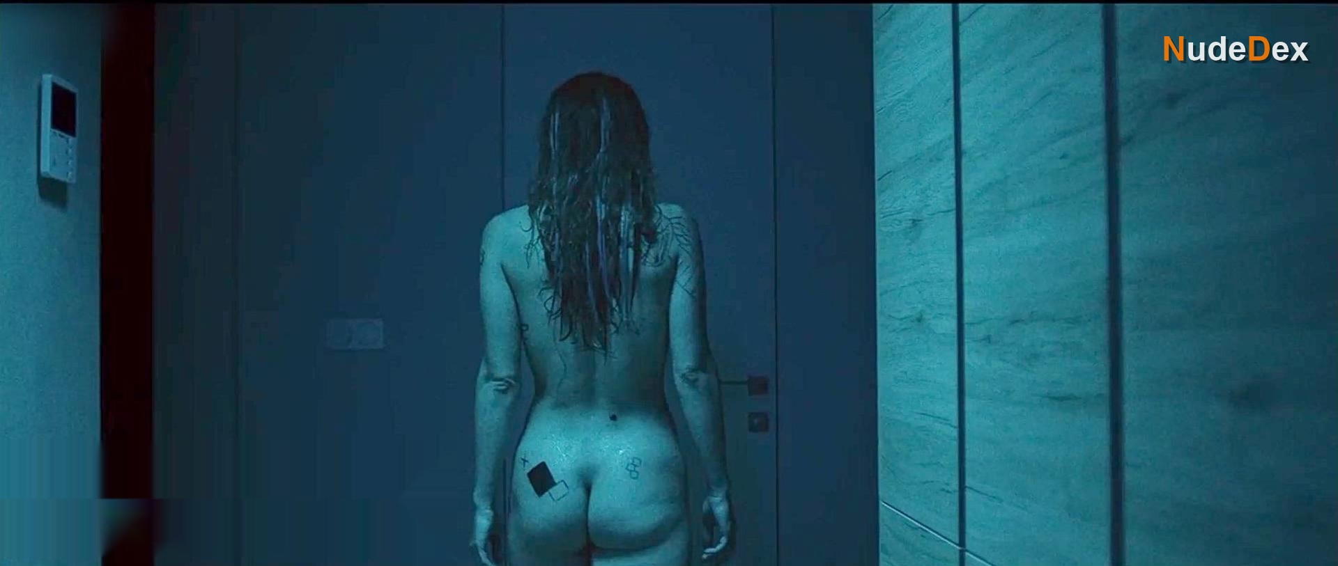 Anastasiia Pustovit in Between Us, photo 11