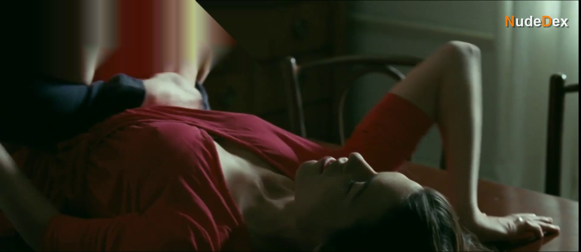Ana Ularu in A Very Unsettled Summer, photo 10