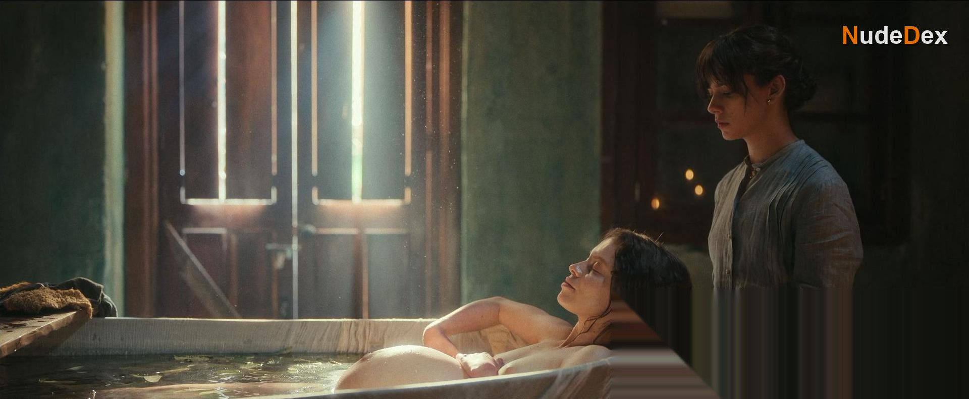 Ana Valeria Becerril in Like Water For Chocolate, photo 11