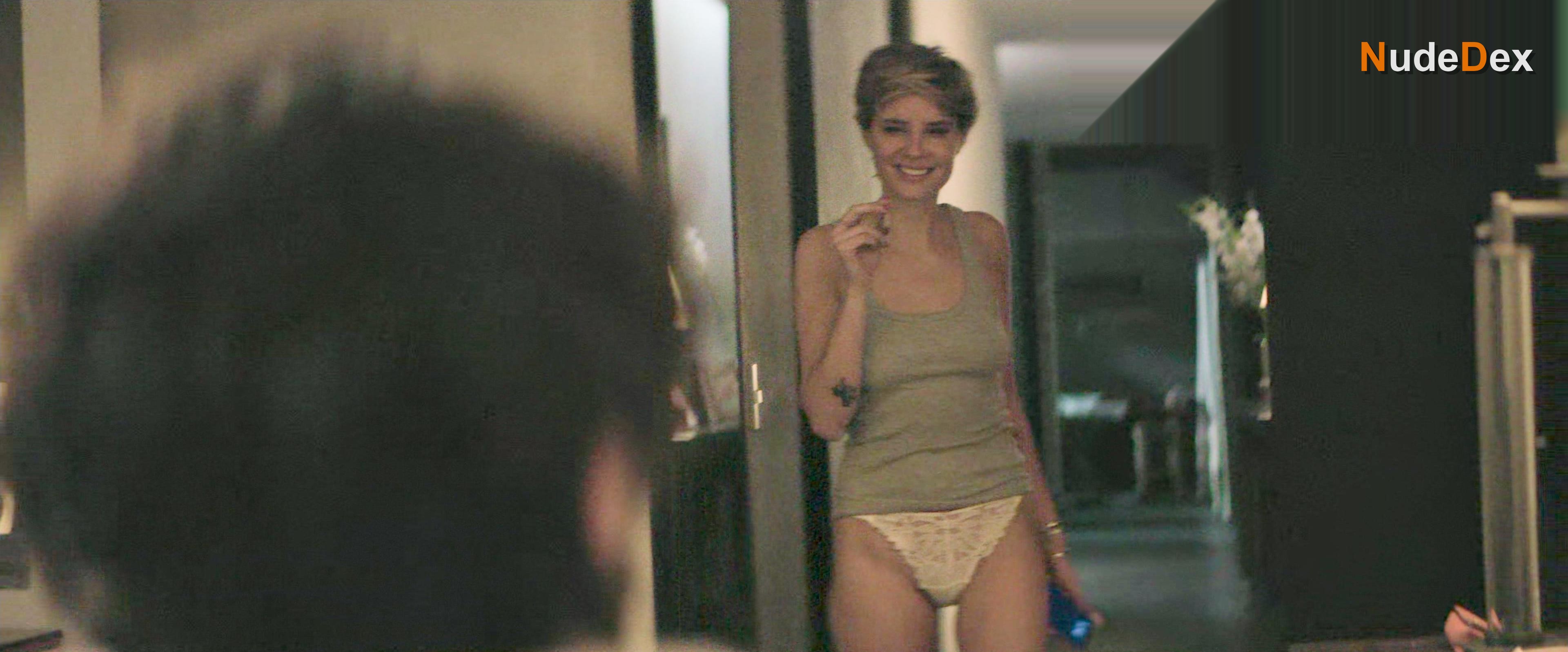 Ana Wills in Untamed Royals, photo 5