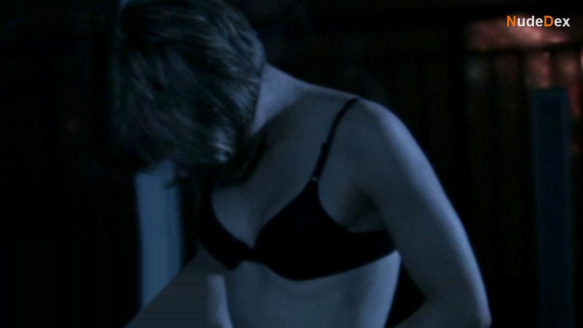 Anessa Ramsey in The Signal, photo 4