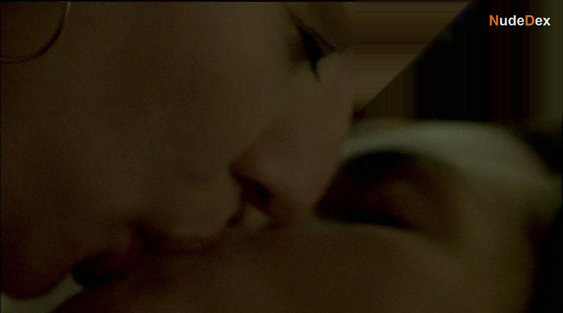 Angela Asher in Queer As Folk, photo 2