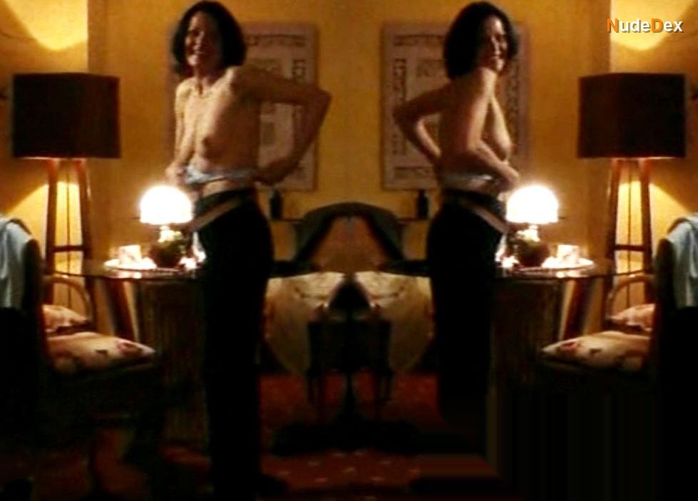 Angela Roy in Kalter Fruhling, photo 13