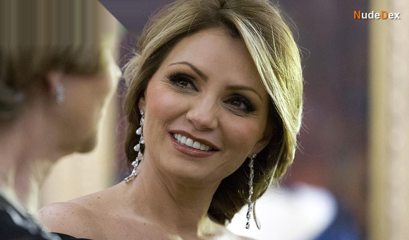 Angelica Rivera in Aqui Espaantan!, photo 2