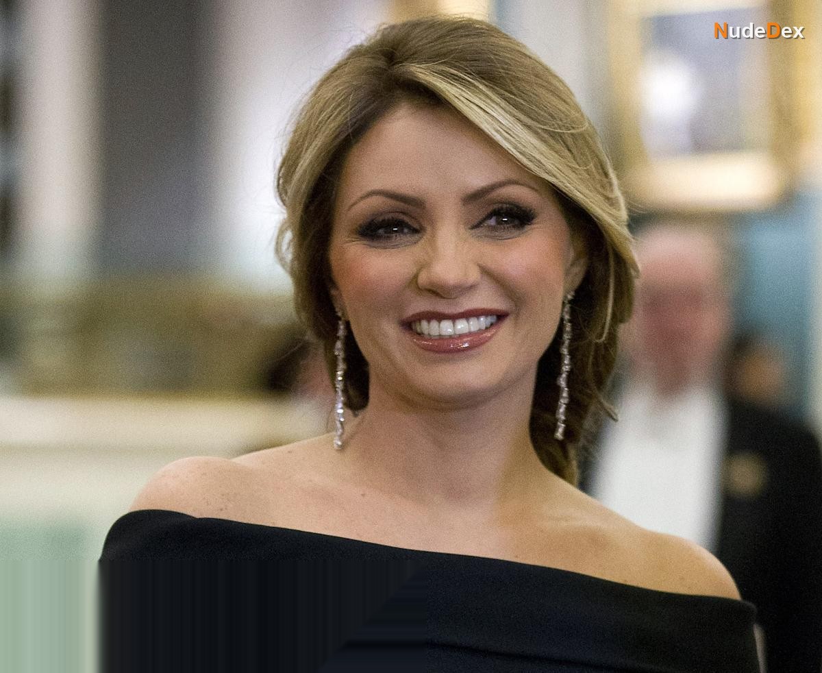 Angelica Rivera in Aqui Espaantan!, photo 3