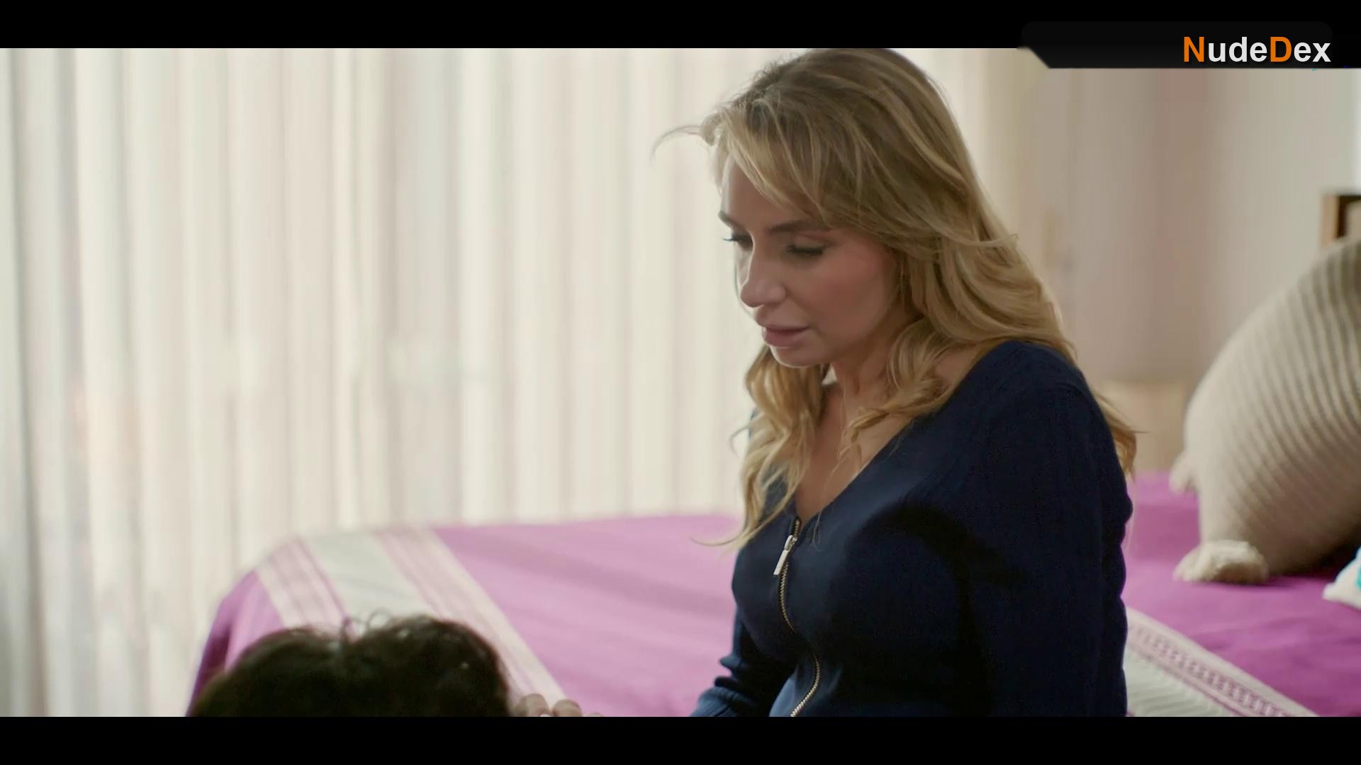 Angelica Rivera in Con Esa Misma Mirada, photo 2