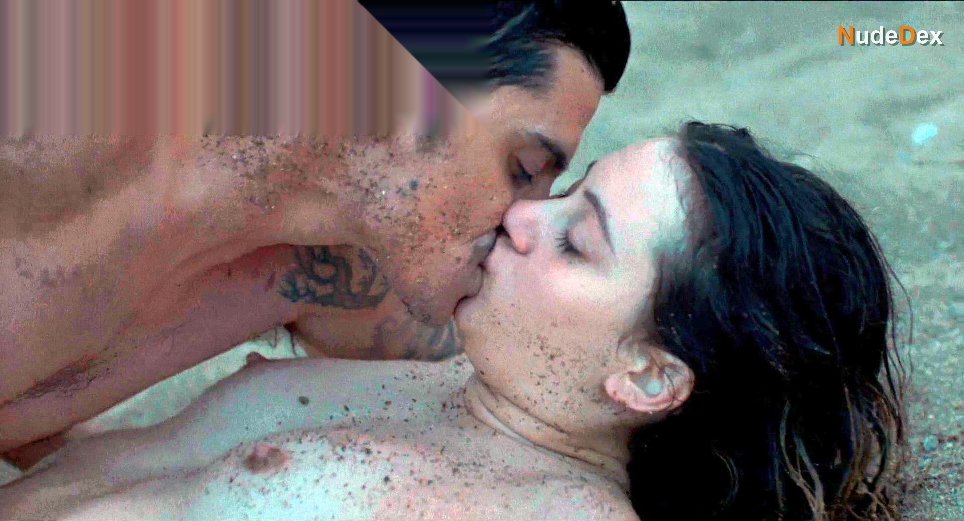 Angeliki Beveratou in Medium, photo 16