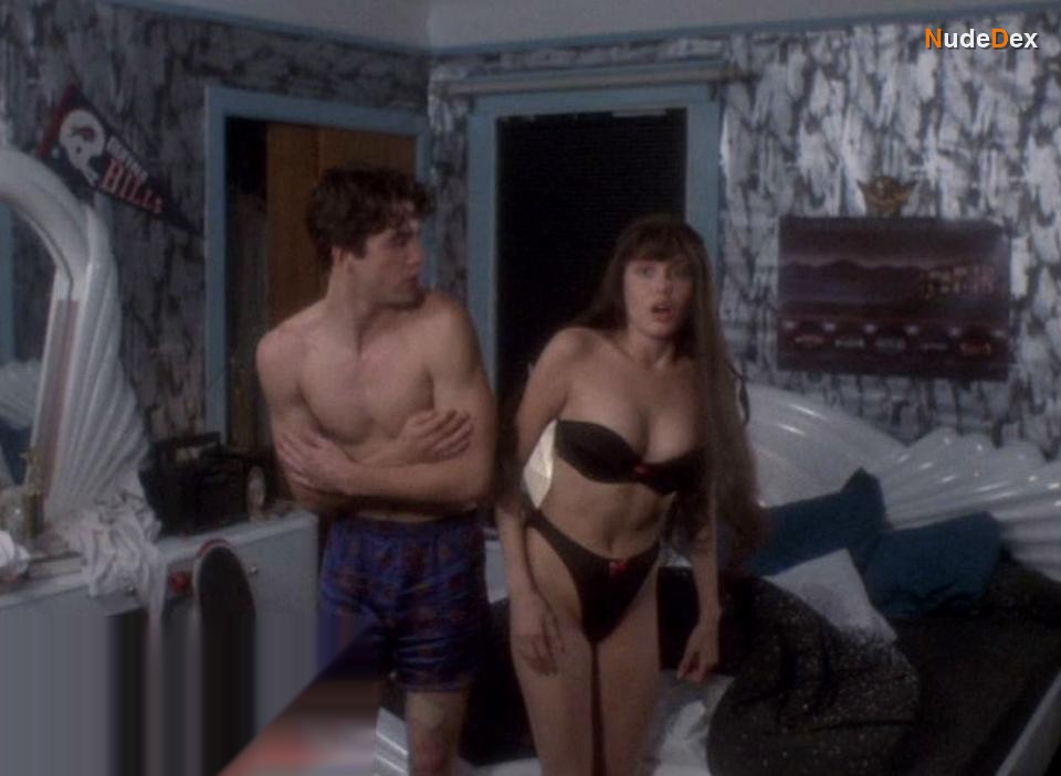 Angelina Jolie in Love Is All There Is, photo 6