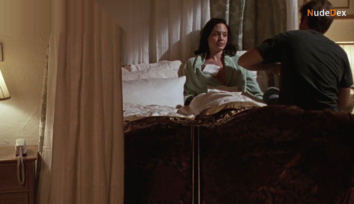 Playing God in Playing God, photo 7