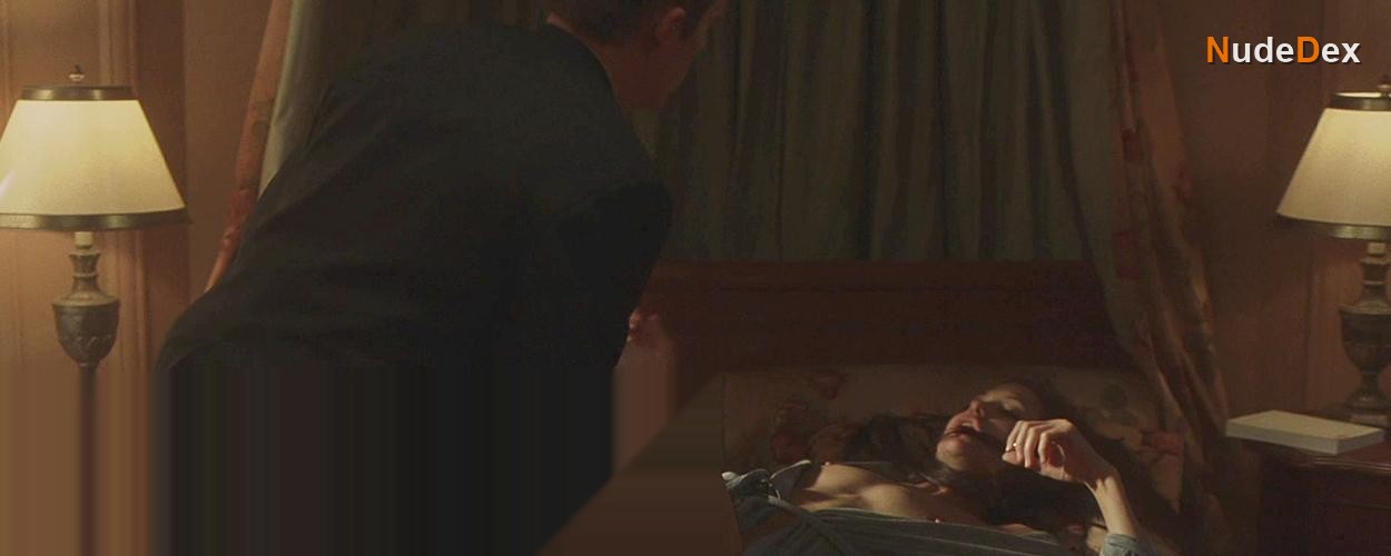 Taking Lives in Taking Lives, photo 8