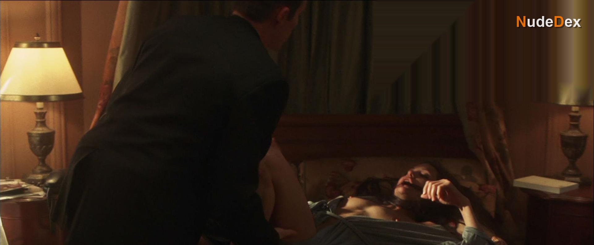Taking Lives in Taking Lives, photo 11