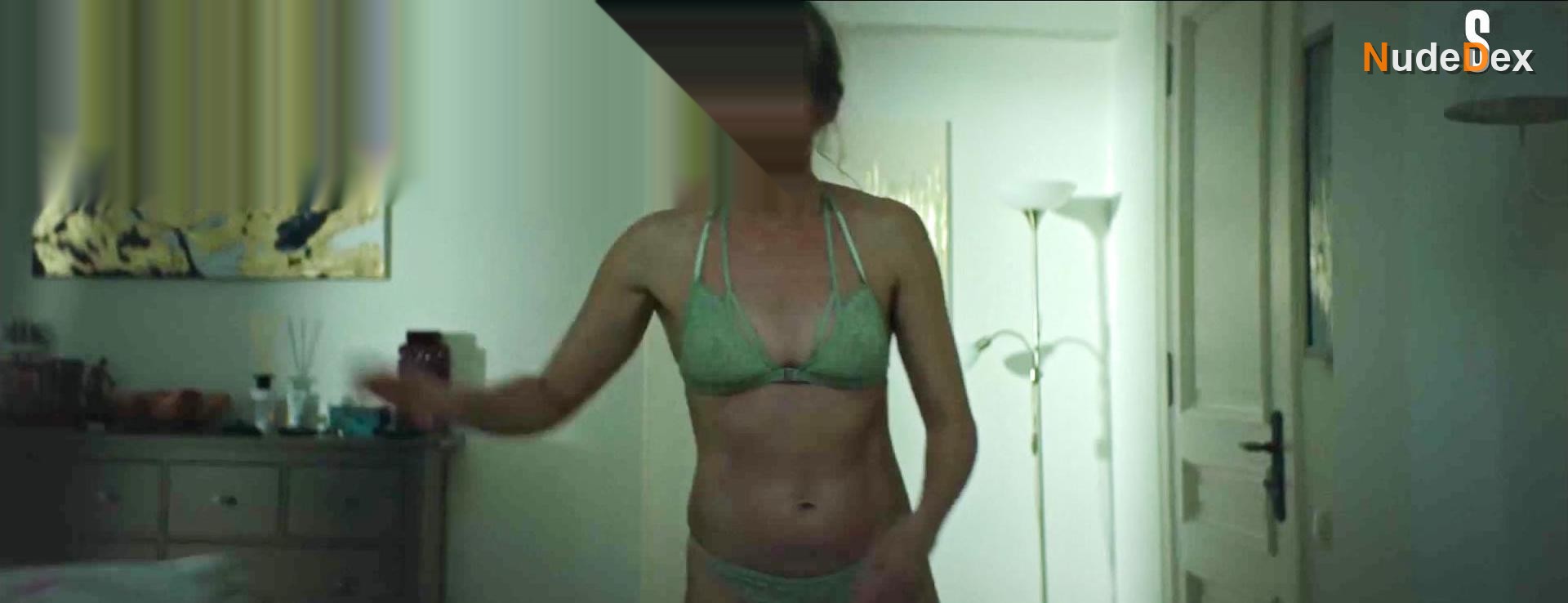 Angelina Mirimskaya in Sisters, photo 8