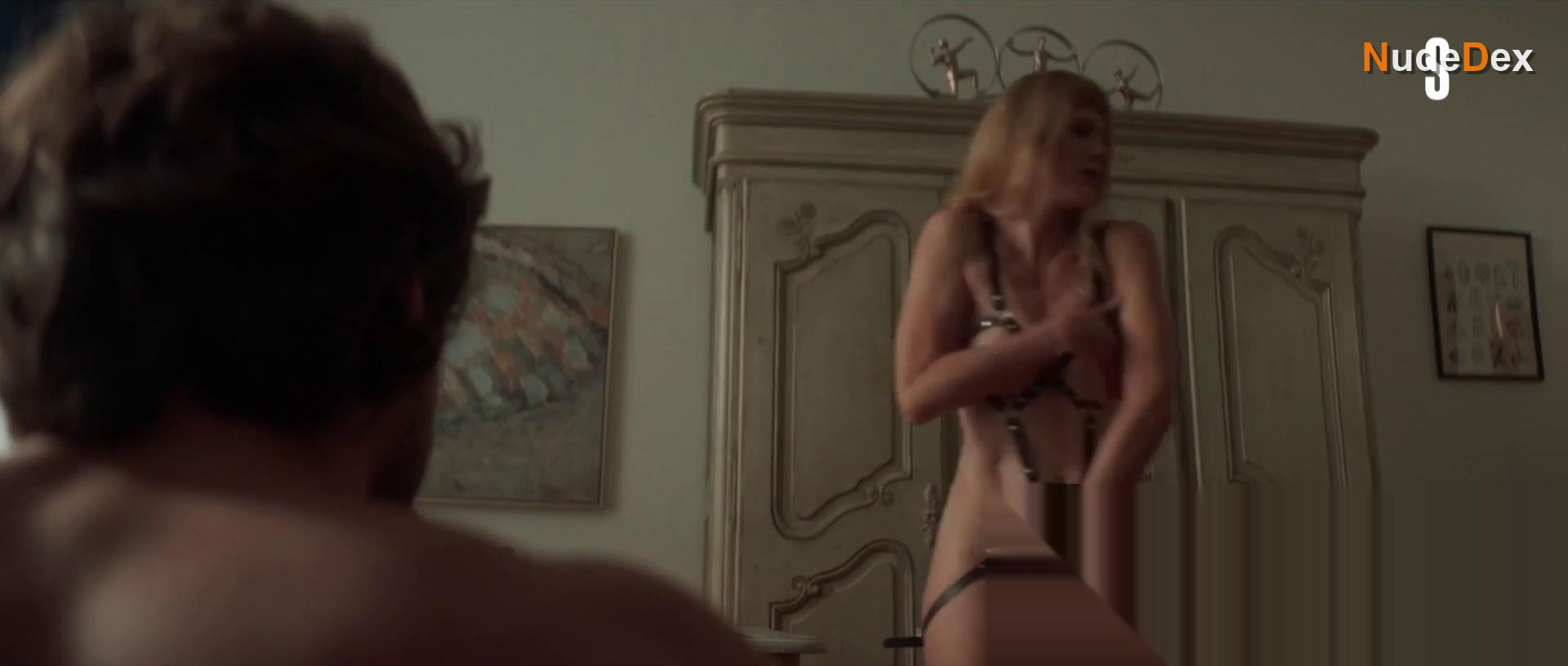 Angelina Mirimskaya in Sisters, photo 13