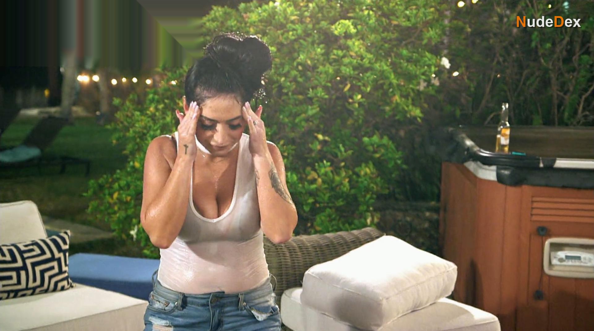 Angelina Pivarnick in Jersey Shore Family Vacation, photo 2