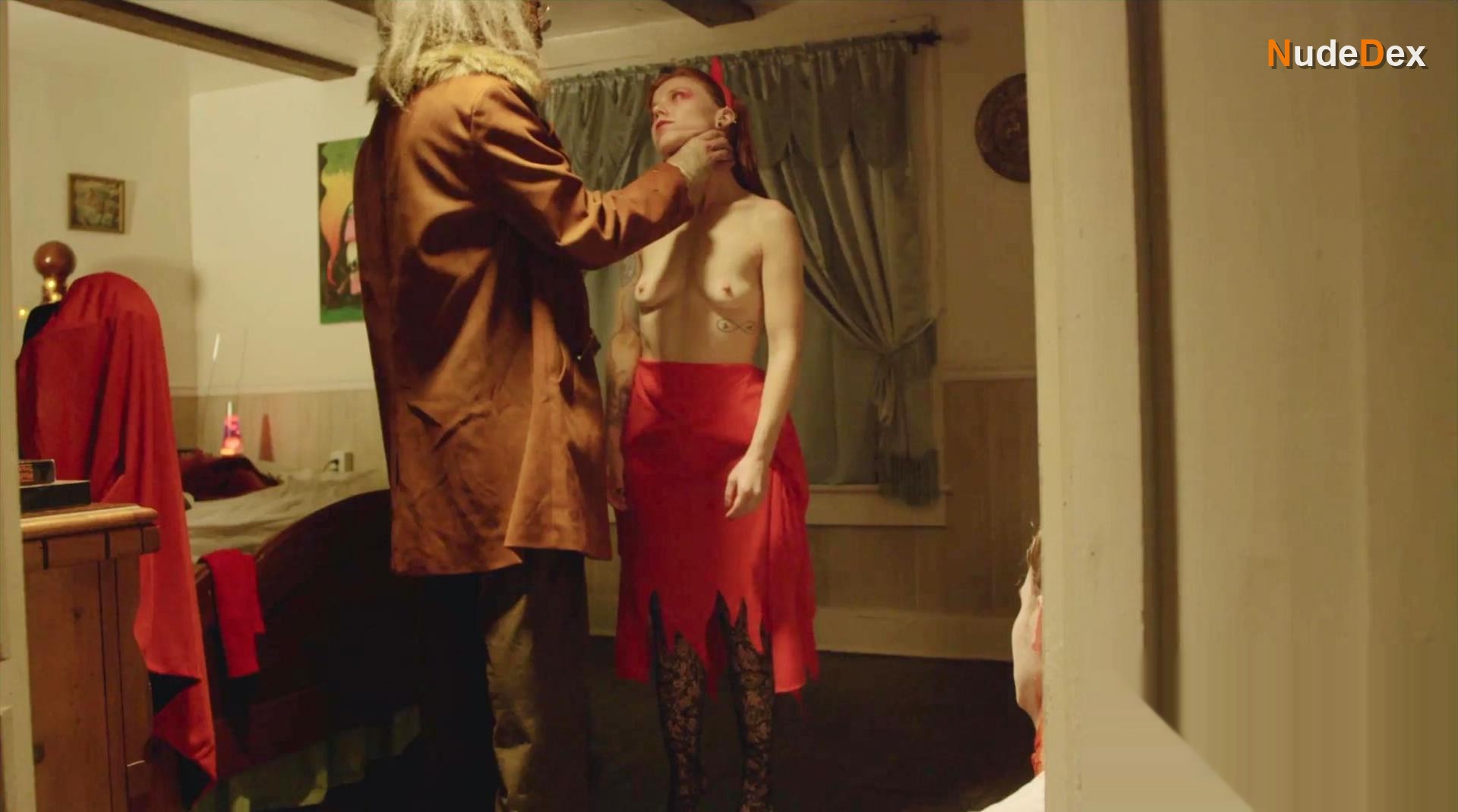 Angel Nichole Bradford in Coffintooth, photo 3