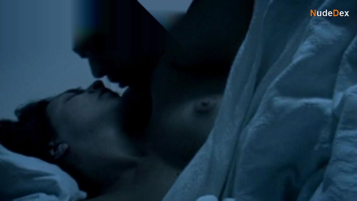 Ania Sowinski in Extraordinary Rendition, photo 1
