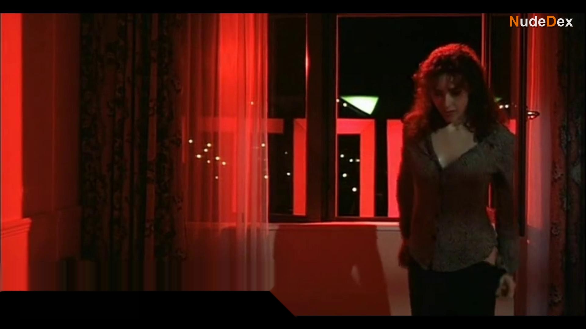 Anita Caprioli in Senza Movente, photo 6