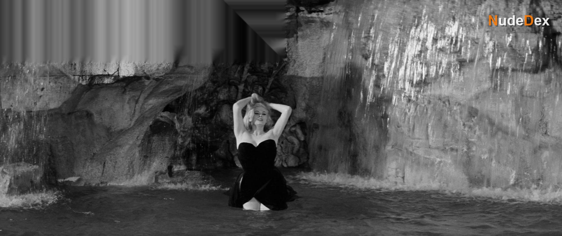 Anita Ekberg in La Dolce Vita, photo 1