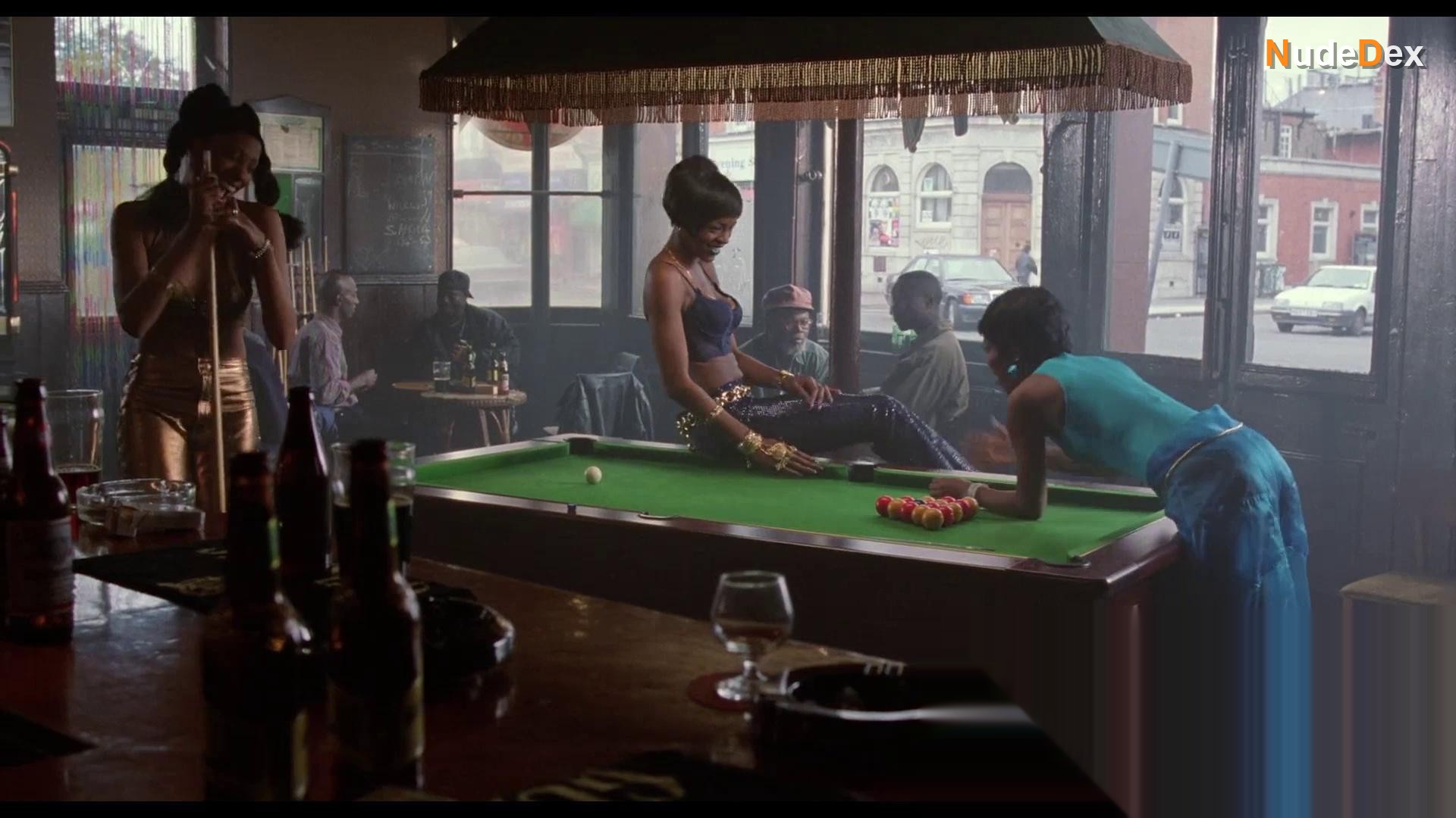 Anjela Lauren Smith in Babymother, photo 6
