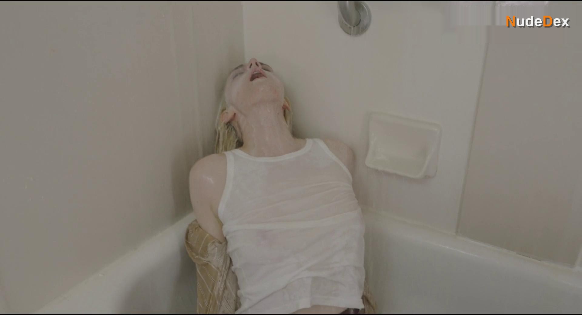 Annabelle Dexter-jones in Bad Things, photo 2