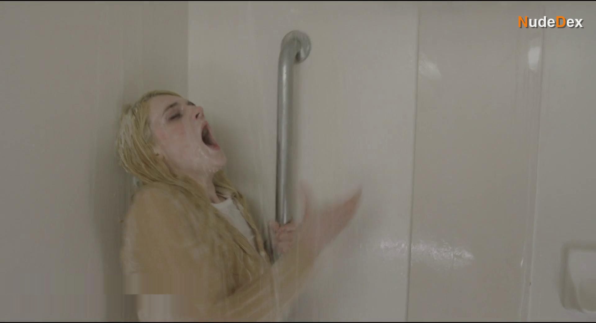 Annabelle Dexter-jones in Bad Things, photo 15
