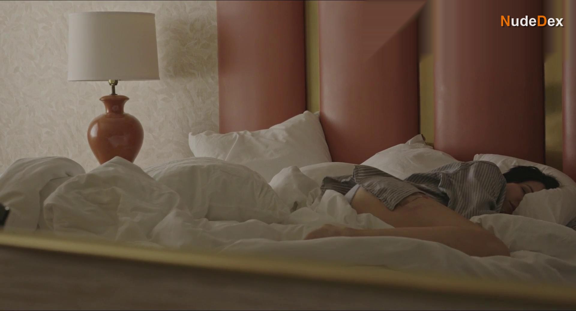 Annabelle Dexter-jones in Bad Things, photo 17