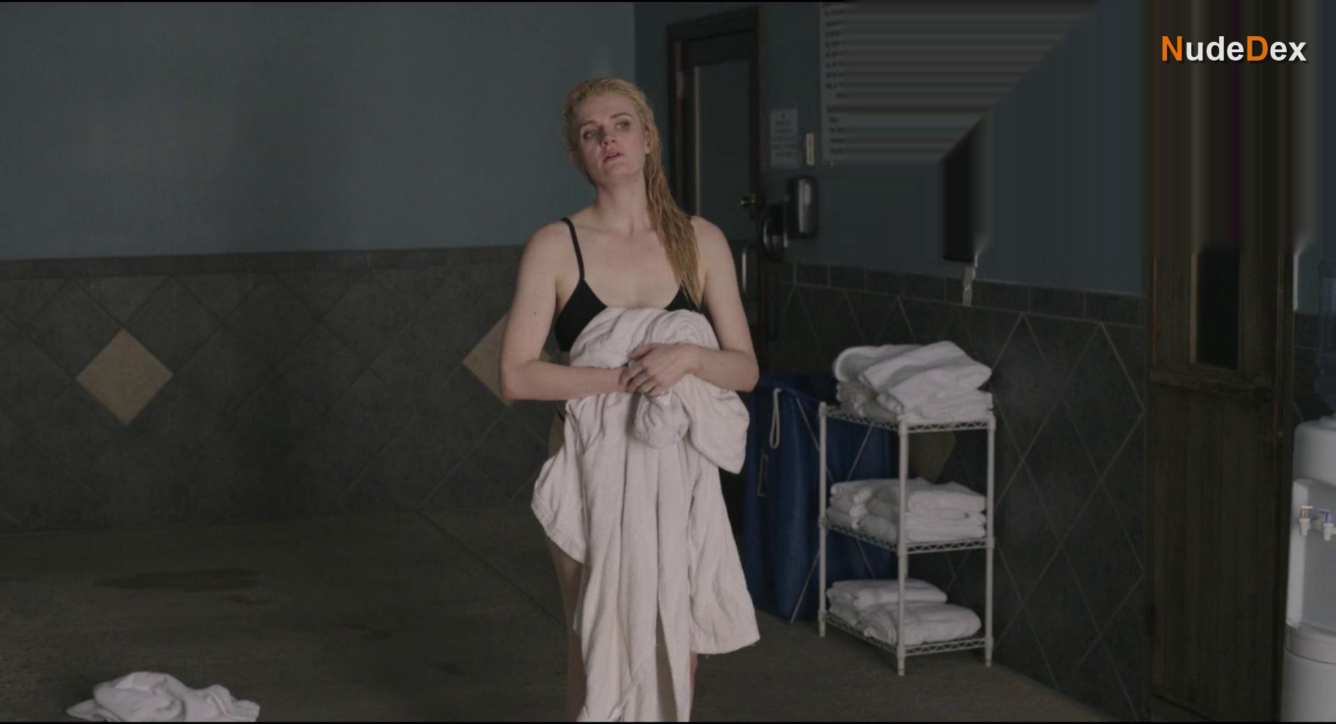 Annabelle Dexter-jones in Bad Things, photo 23