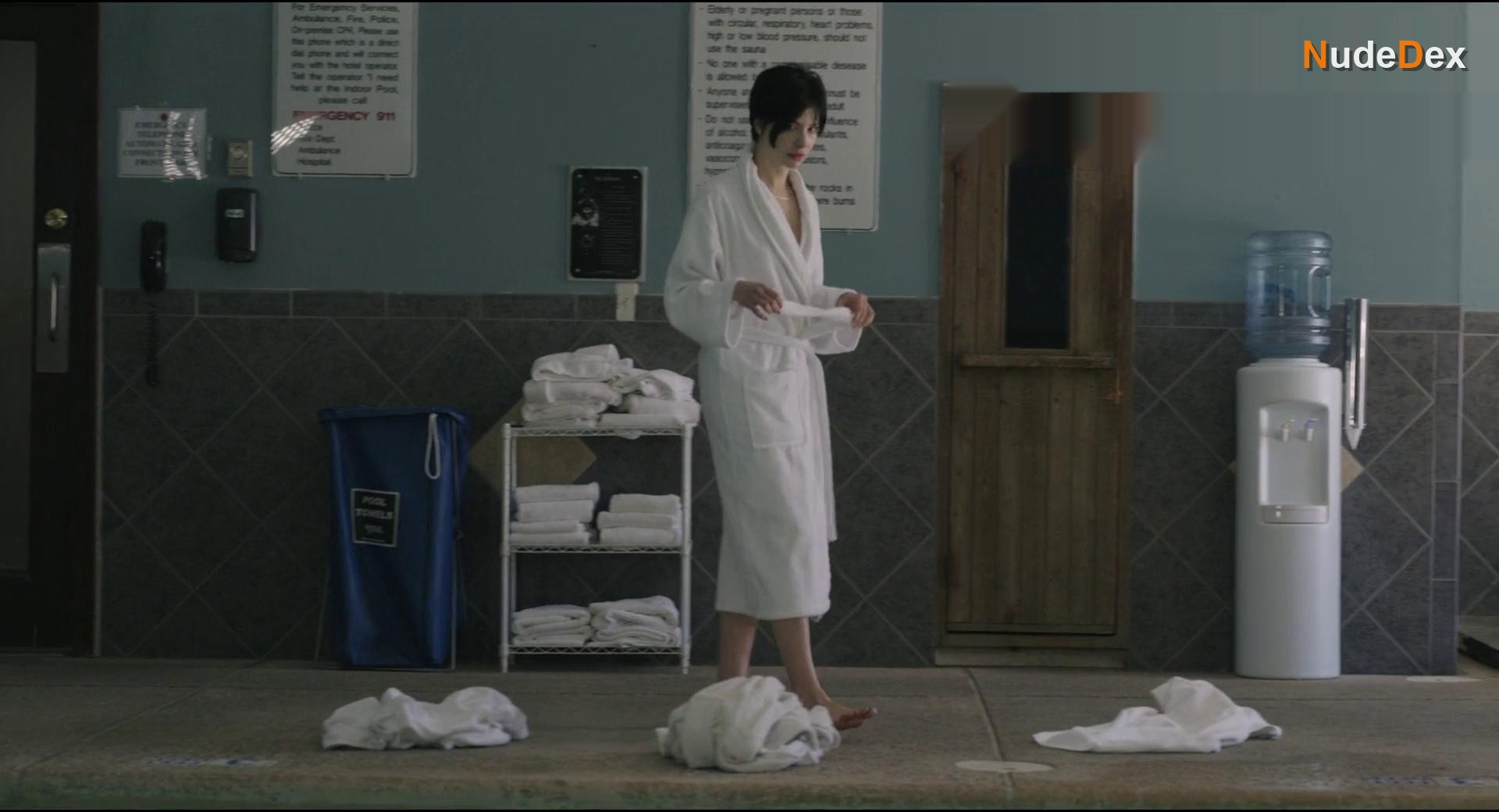 Annabelle Dexter-jones in Bad Things, photo 24