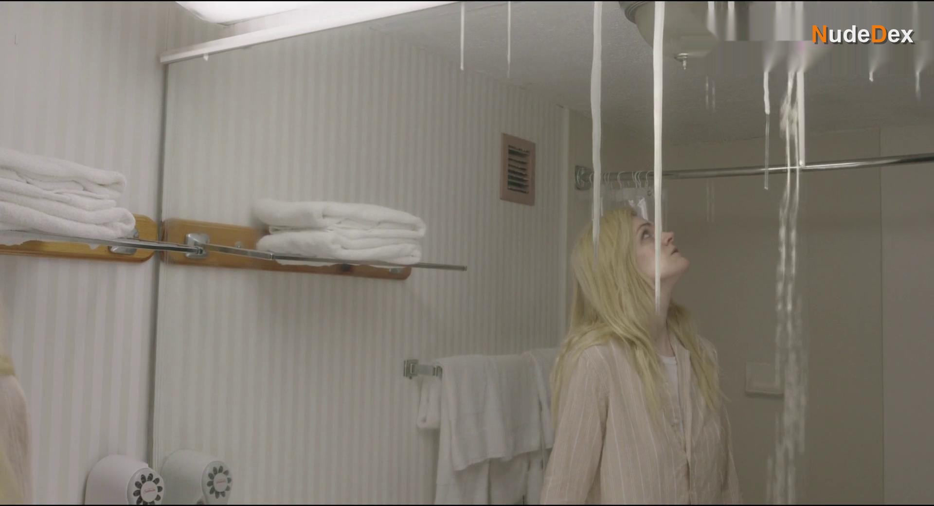 Annabelle Dexter-jones in Bad Things, photo 26