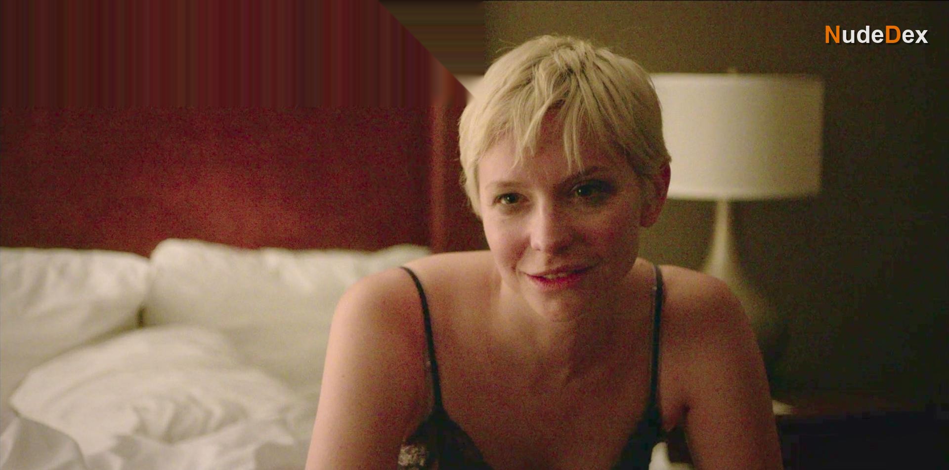 Annabelle Dexter-jones in Hal Harper, photo 3