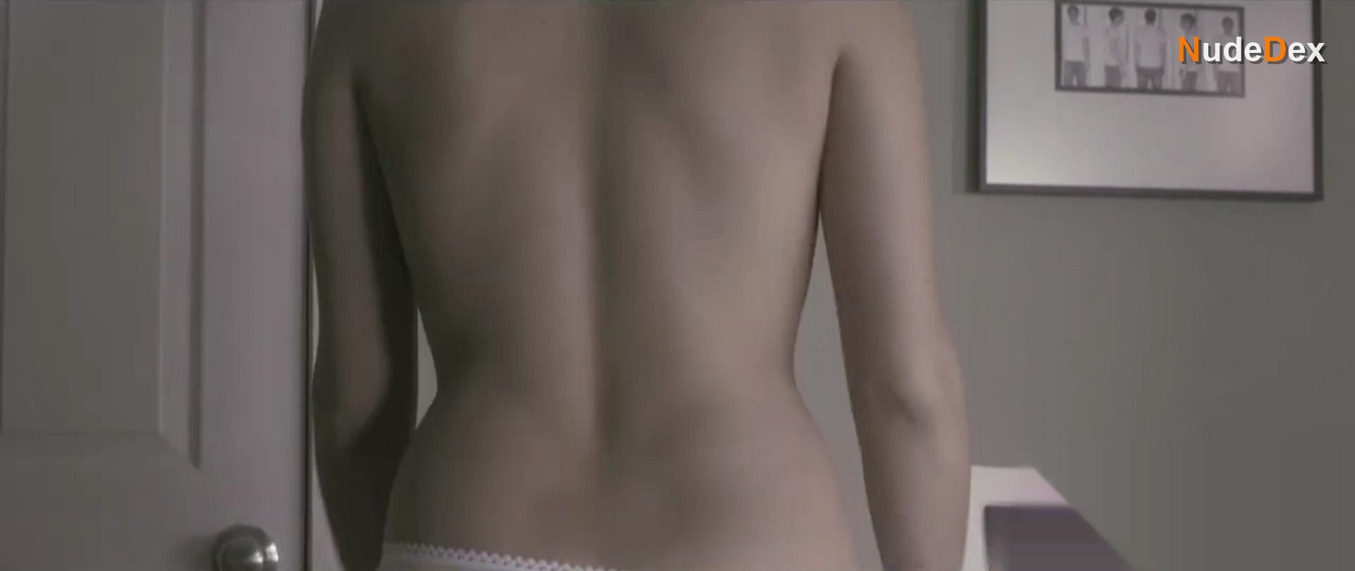 Annabelle Dexter-jones in Shorts On Sundays, photo 7