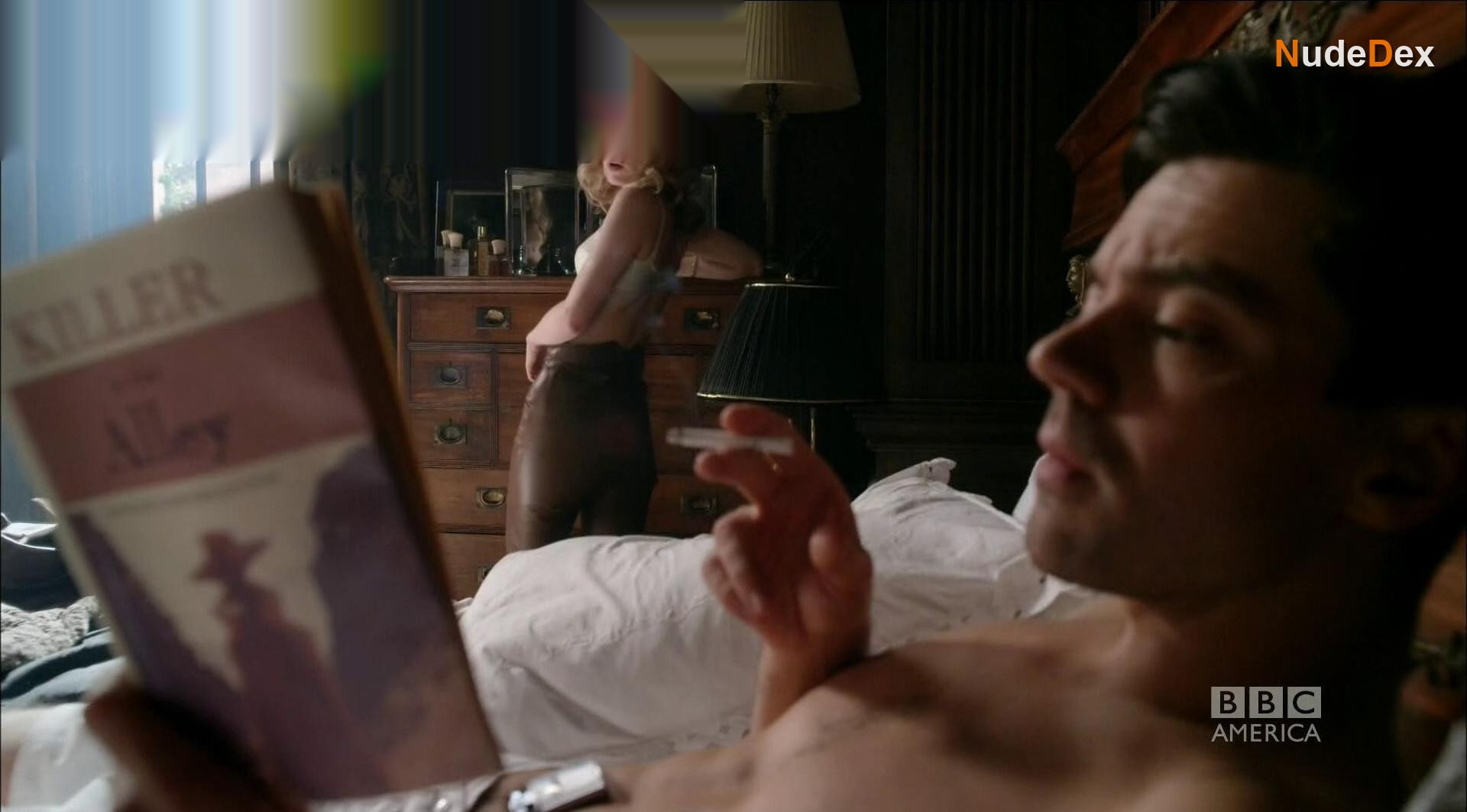 Annabelle Wallis in Fleming, photo 3