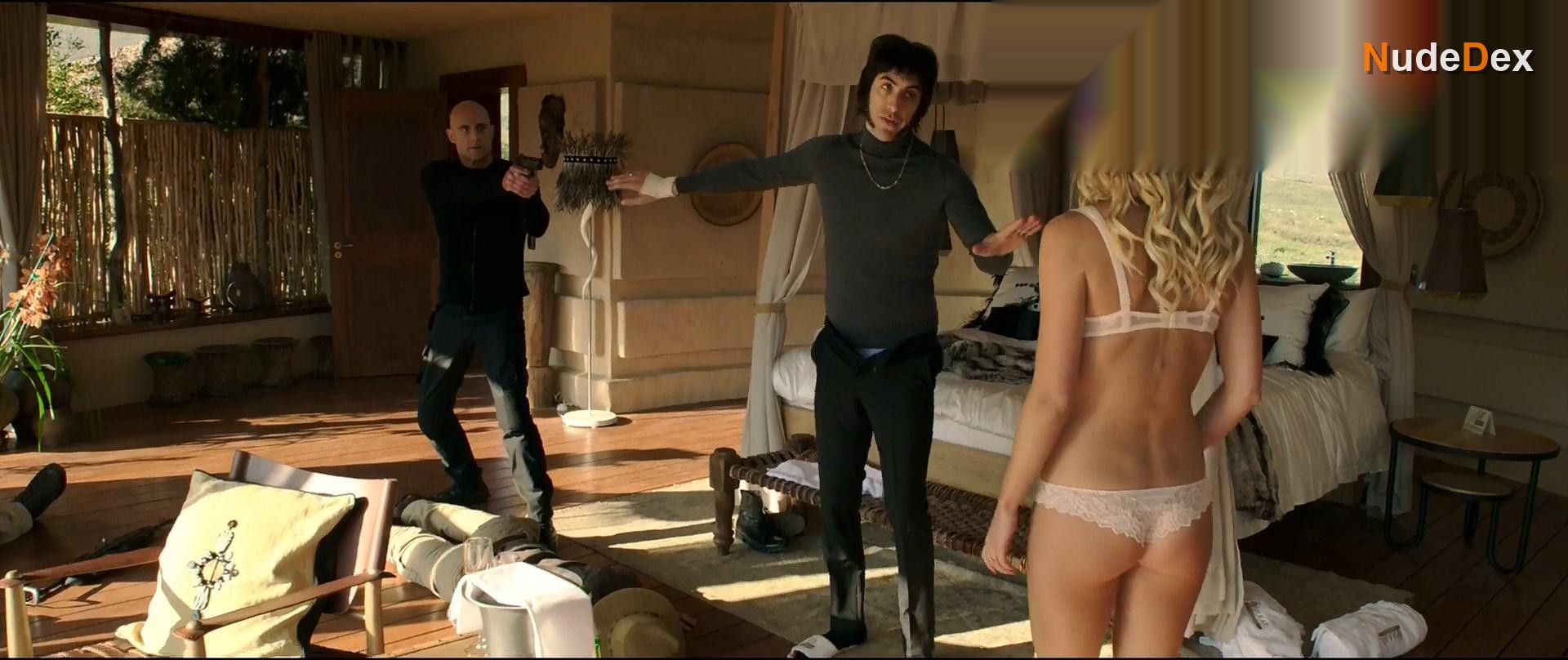 Annabelle Wallis in The Brothers Grimsby, photo 14
