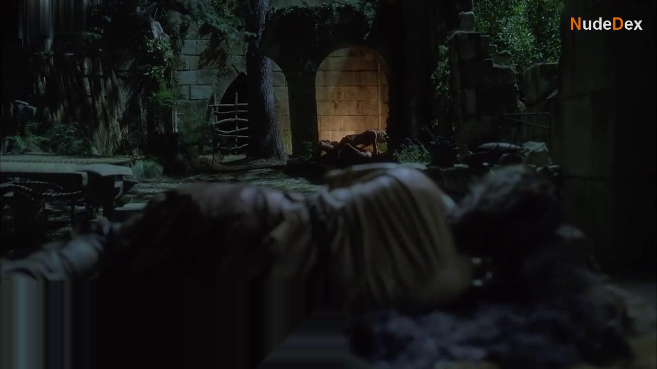 Annabelle Wallis in The Lost Future, photo 3
