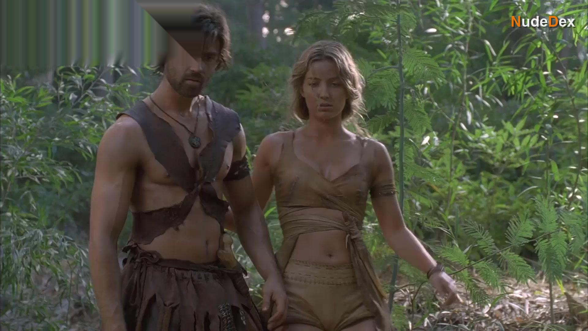 Annabelle Wallis in The Lost Future, photo 6