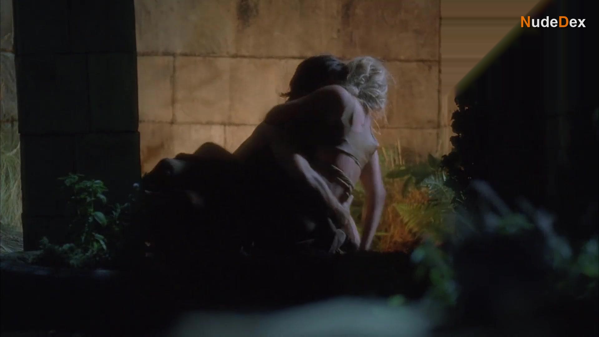 Annabelle Wallis in The Lost Future, photo 15