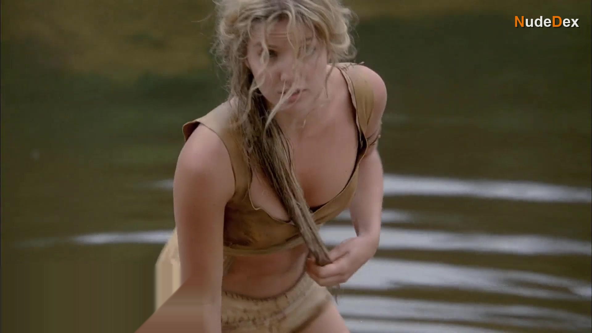 Annabelle Wallis in The Lost Future, photo 17