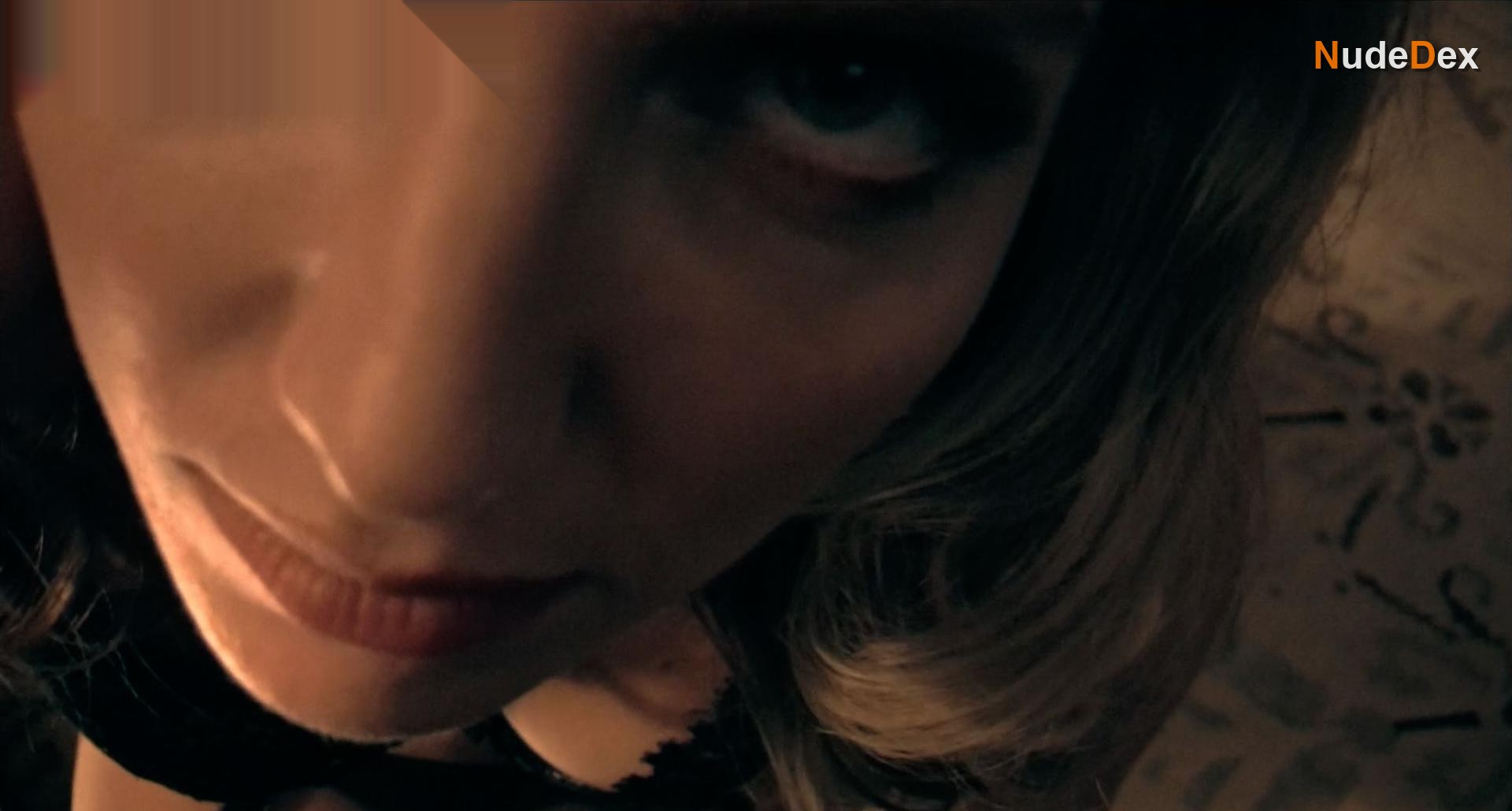 Annabelle Wallis in The Loudest Voice, photo 2