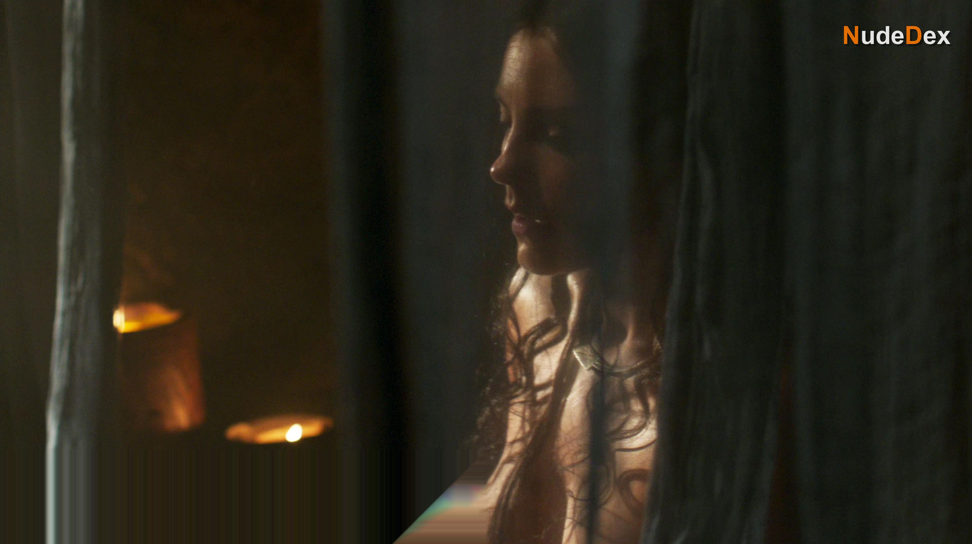 Annabel Scholey in Britannia, photo 6