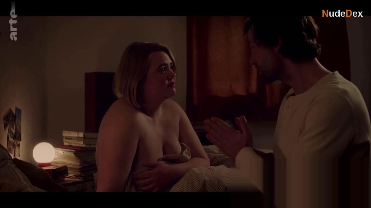 Anna Florkowski in Petting Statt Pershing, photo 2