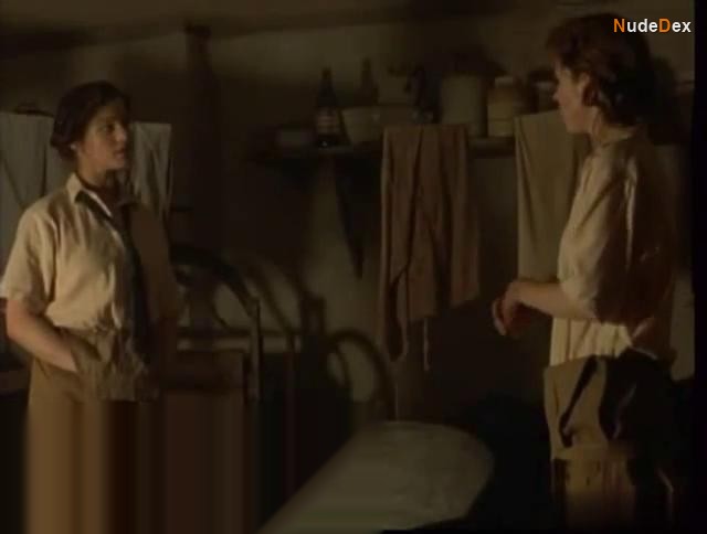The Land Girls in The Land Girls, photo 10