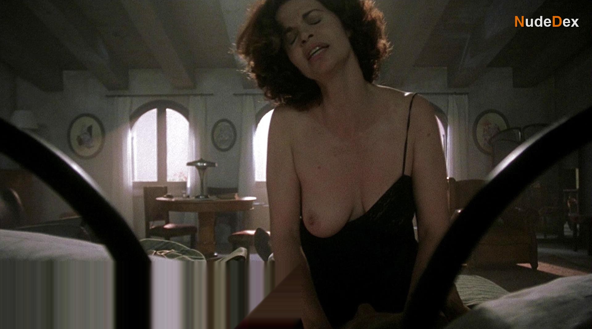 Anna Galiena in Black Angel, photo 12