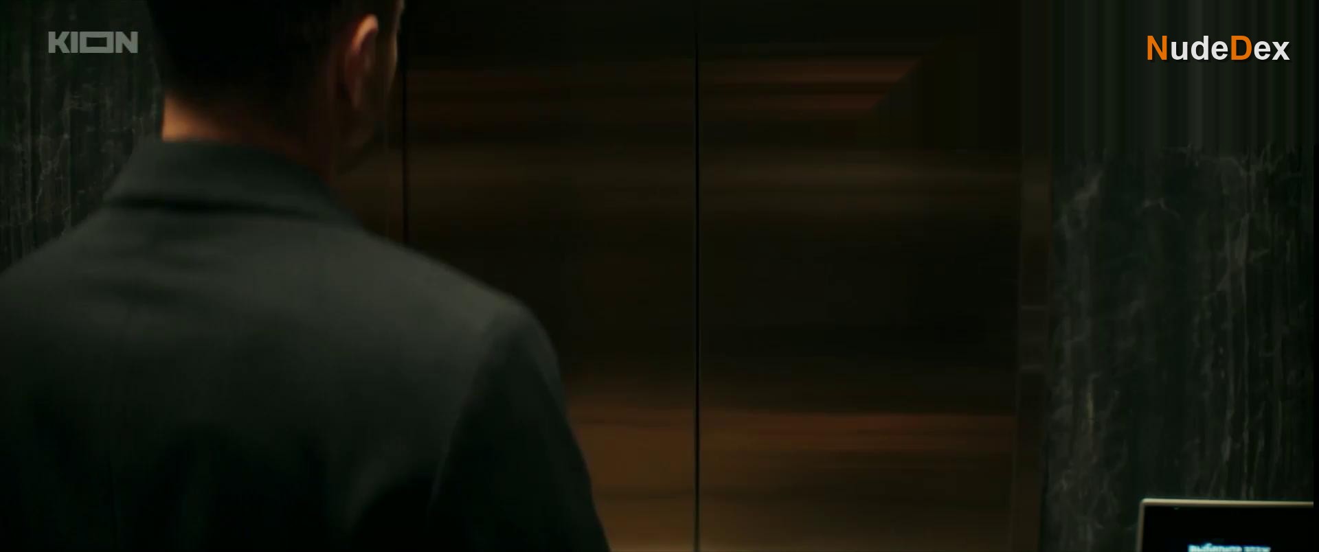 Anna Glaube in Life On Call, photo 35