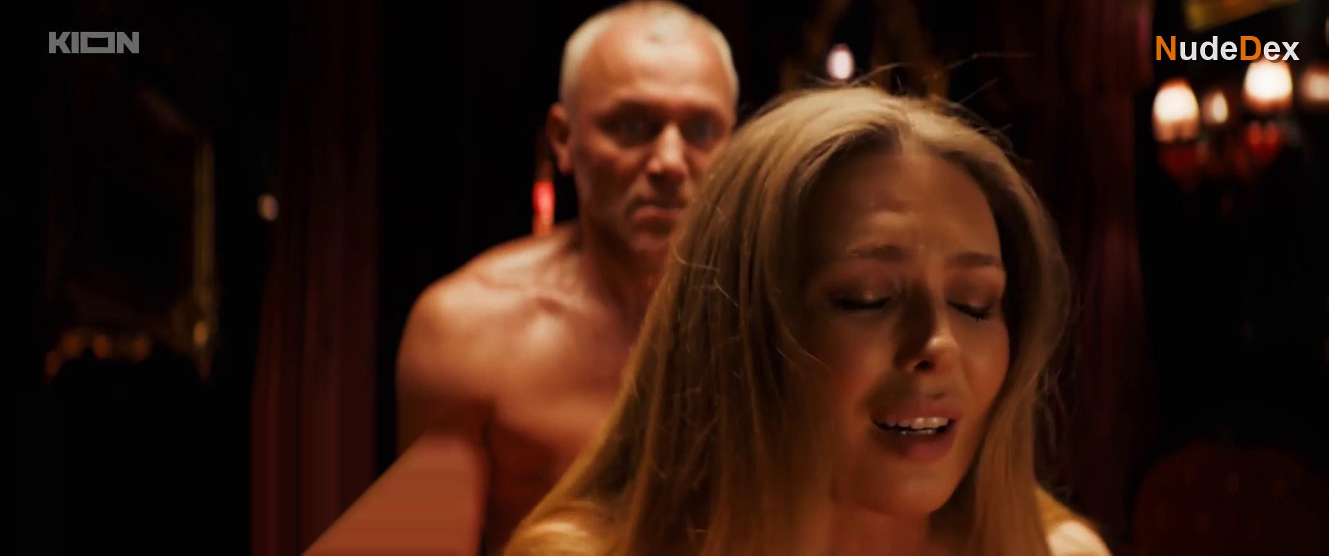 Anna Glaube in Life On Call, photo 40