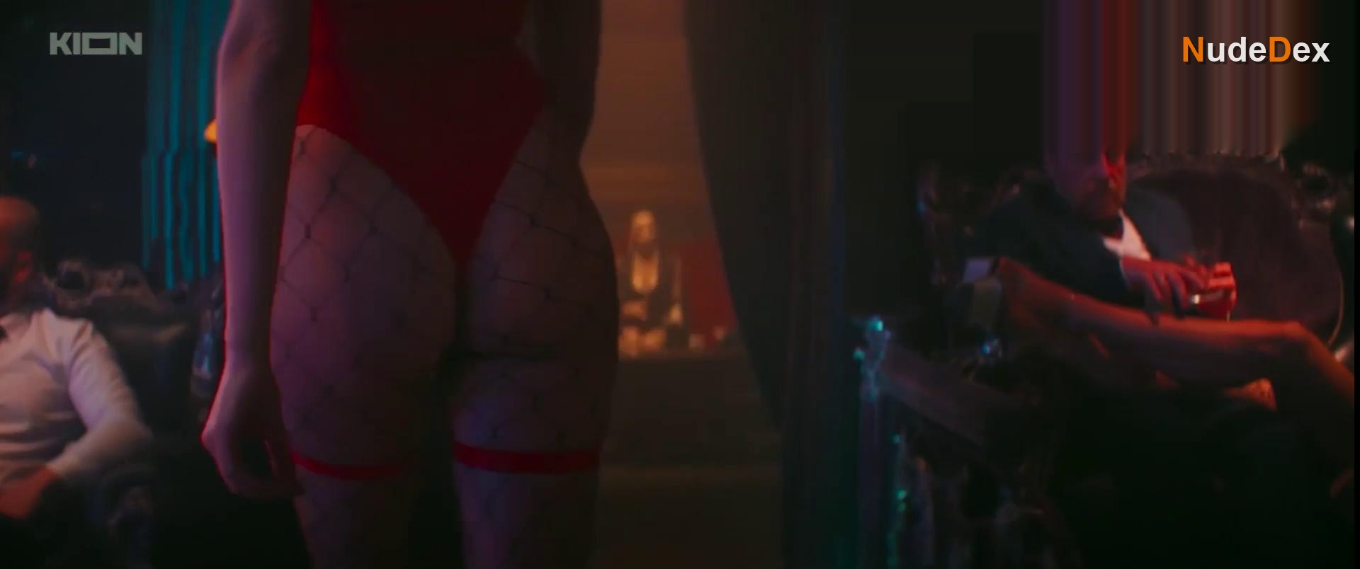 Anna Glaube in Life On Call, photo 51