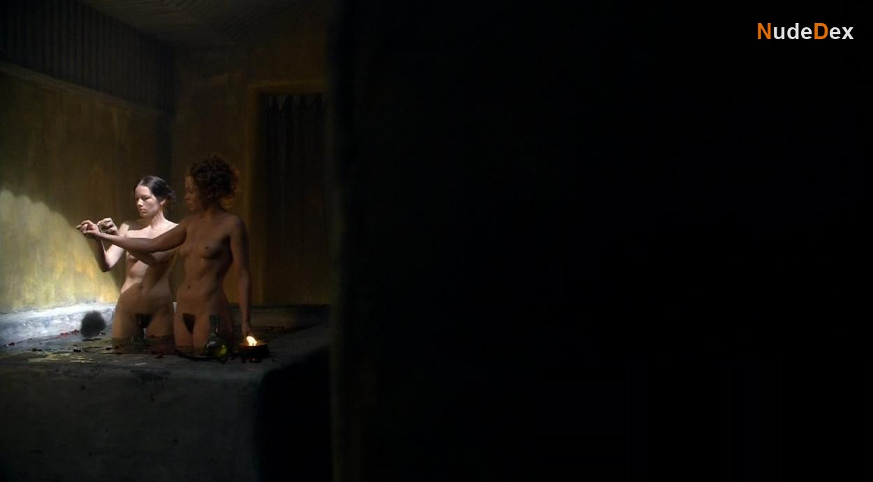 Anna Hutchison in Spartacus, photo 13